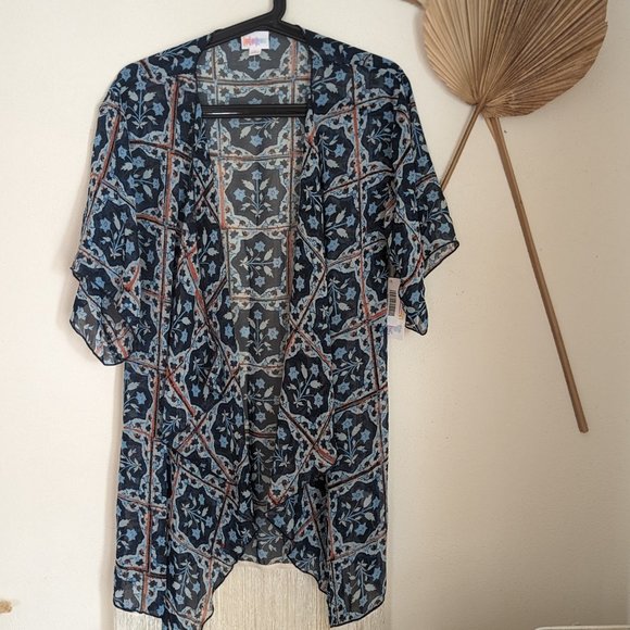 Lularoe Monroe Cover Up - Picture 2 of 7